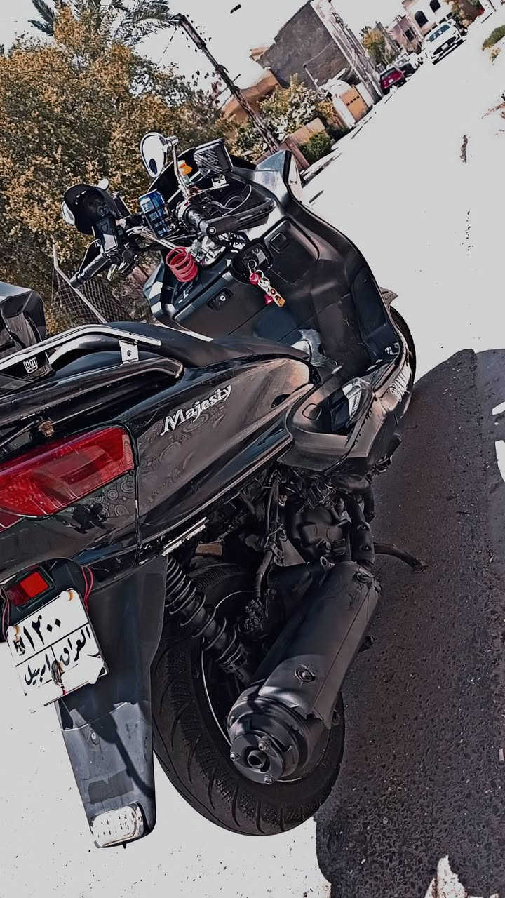 الهم صلي على محمد وآل محمد مراوس فقط 
ماجسته دبل رون محرك 250cc خير من الله دراجه مناقصه شي شلعه ومعدل تبارك الرحمن عن حلال ول حرام بيه بس شغلتين تجفيت دبل مامي وكلج خلفي اما عن كهربائية كله شغاله مزوده بل كامل من زنون ونشرات وشاحنه وحامل كواب ثنين وحامل هتف مري نيكل ستند حساس ستند تعليك قفل جكمجه شعال قفل صندوق شغال قفل ستيرن شغال وراق جاهزه كله مكاتبه سوي وياك دراجه  ما مثره من ناحيت دبلات وكلج خلفي مشيه ورزانته حلوه وشلعته حلوه معدله خير من الله مراوس فقط ريد نفس نضافه بس غير لون عندك بدون تزويد اسلمك بدون تزويد عندك مزود انطيك ممزود لين الغراض مكلفتني مانت الله ورسوله 
*********** كون بغداد
