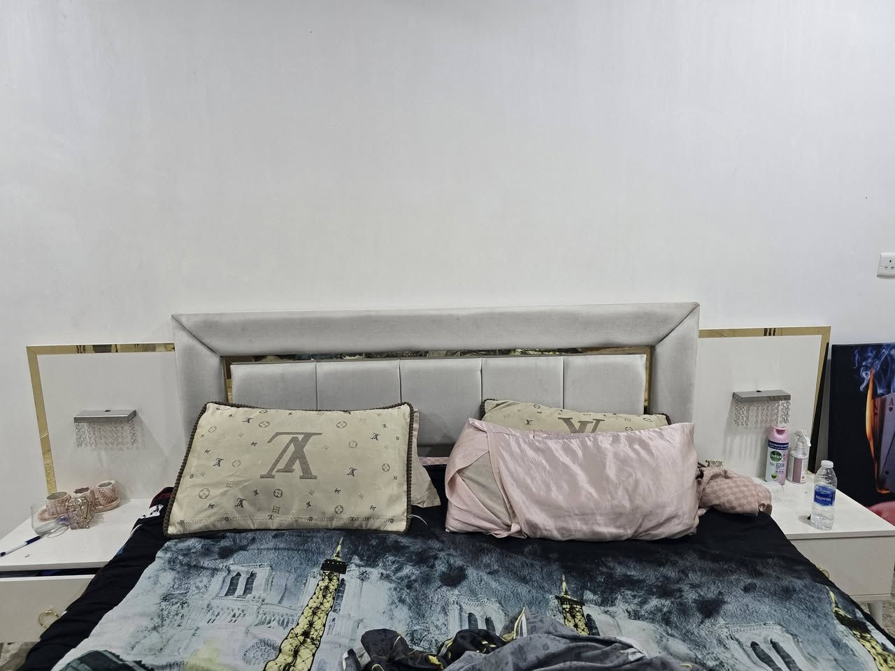 غرفه نوم نظيفه 300 
***********
