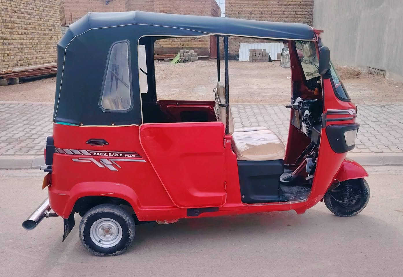 سلام عليكم بيع مستعجل تكتك2022زيرو مكفوله كافاله عامه رقم وسنويه والوحه نكليزي تخم تاير مكينه كفاله وكشر شرط تاخذ كفاله المكان واسط قضاء الحي رقم الهاتف ***********
