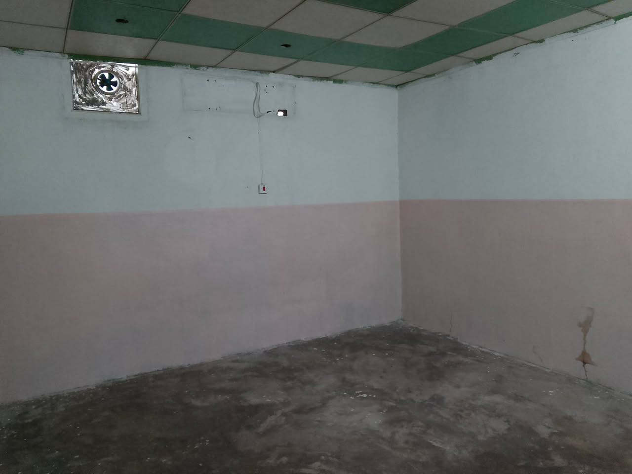 دار كارت بلديه حي الاربجيه مقابل سنتر حسين يحتوي على غرفة نوم وهول ومطبخ وحمام السعر 35وبي مجال شي بسيط
***********
***********
