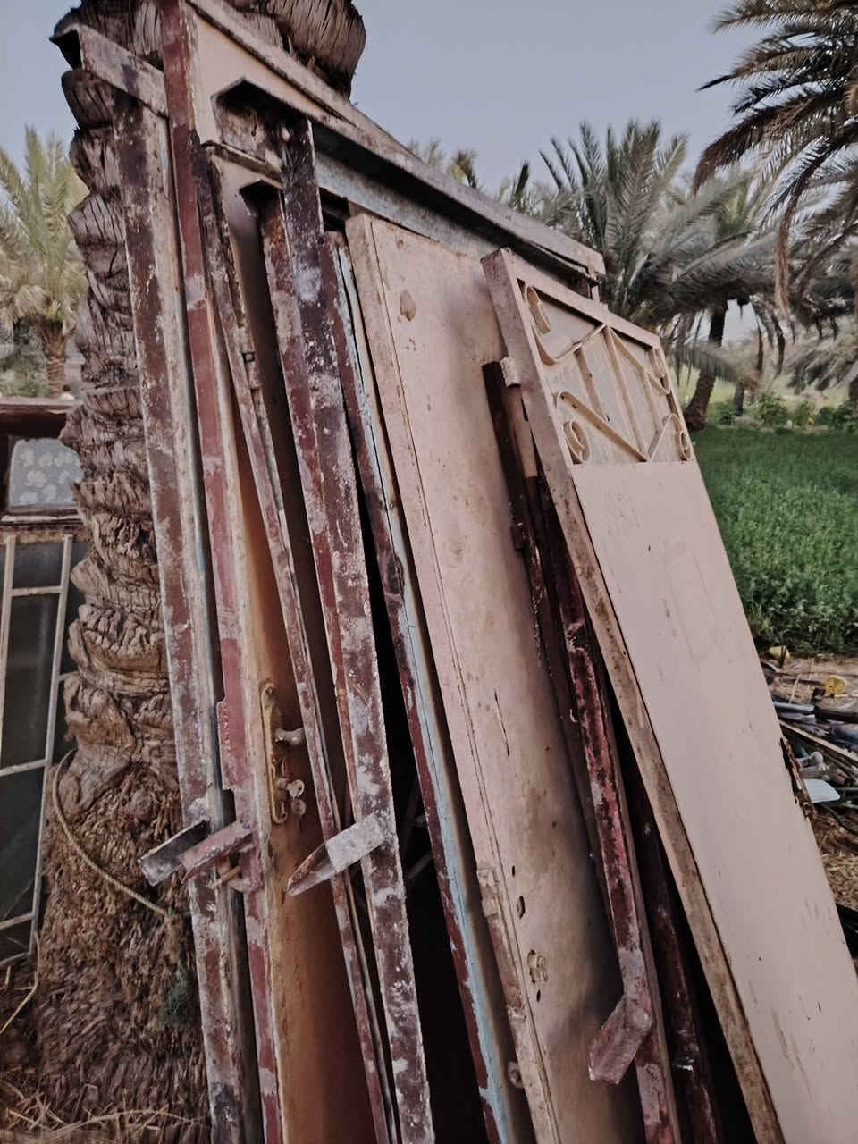 السلام عليكم متاح شيلمان مستخدم +شبابيك +بوب مكان كربلاء رقم *********** (***********) توصيل موجود
