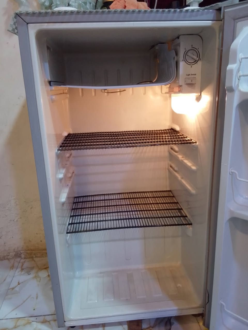 ثلاجه غرفه للبيع سعره 70 وبيها مجال قليل شغاله تبريد فول مكاني بغداد السلاميات


**إذا كنت صاحب هذا الإعلان وتريد حذفه لأي سبب، رجاءا أرسل رسالة إلى الدعم الفني**