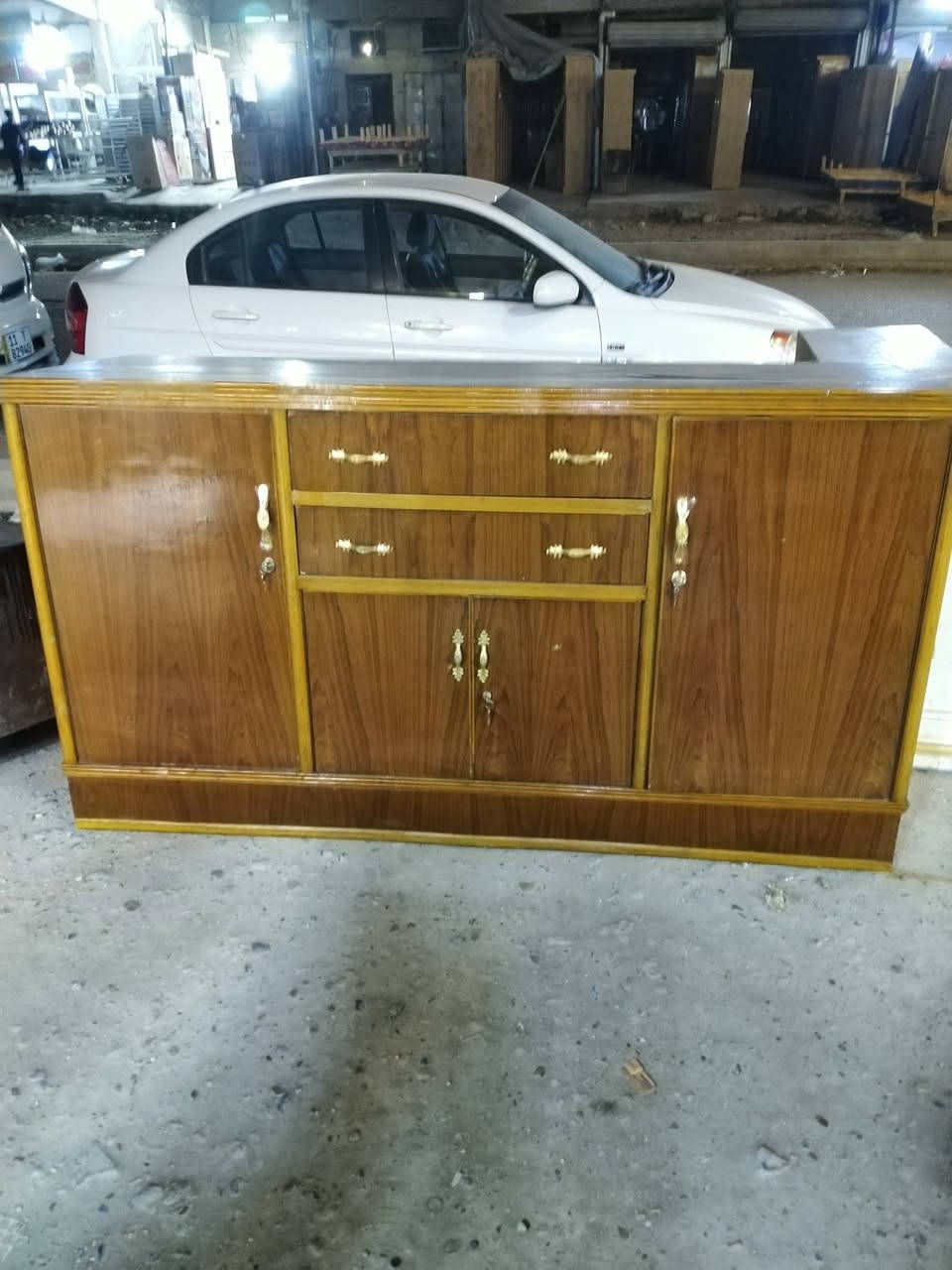 بوفيه صاج شغل درجه اولى قياس متر ٨٠ بغداد الأمين الثانية ***********
