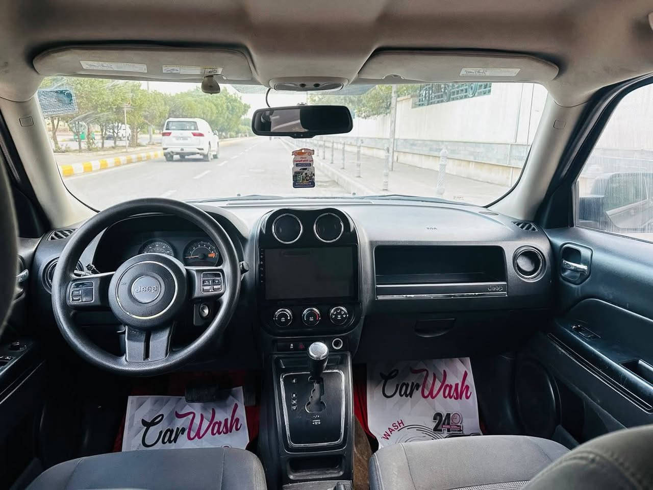 جيب باتريود  وارد مريكي 
مديل 17
رقم سياره بغداد 
حالين سياره بل بصره 
محرك  كير كفاله تبريد شغال 
سياره حلوه عاليه  مال سفر 
تحكم ستيرن  فور ويل 
مامشيه هواي   يعني مال دوام  بيه شخطين بصيطات يعني شوف عين 
سعر سياره 110 وبيه مجال 
راعيه يحول ثاني يوم  
رقم ***********  بي وتساب او عله رصيد البصرة, العراق
