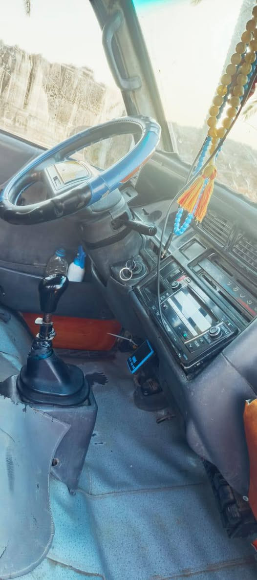 سلام عليكم اقره زين  فتون مديل 2009سياره حلوه ونضيفه مالت جناي مكينه كير اكسل بشرط لا تبخير ولا تنقيص مكينه كاز كاز ما تصرف تفر الدنيه ب خمسة الاف بيه بعض الخياسات سعر مناسب ب 55وبيه مجال للطيبين للتصال او واتساب ***********
