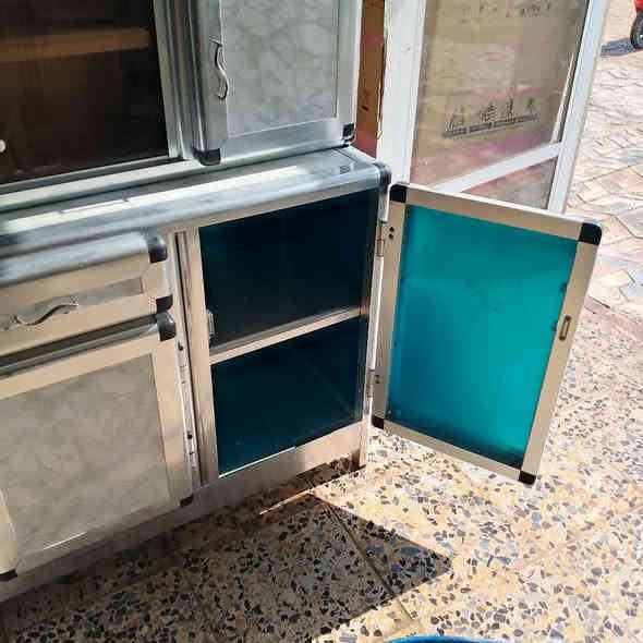 كاونترات البيع مستعمل البيع 
نضيف 100/100مابي اي ضرر
مكانهم الكوفه السعر 150الواحد
وساب المعمل *********** النجف
