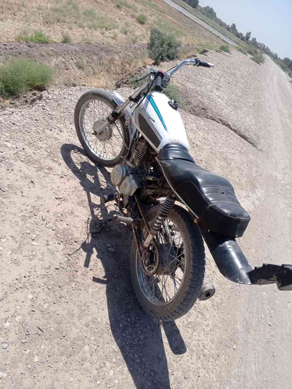 سلام عليكم دراجه كلك للبيع ب350وبيه مجال مكان بشطره هاذه رقمي ***********
