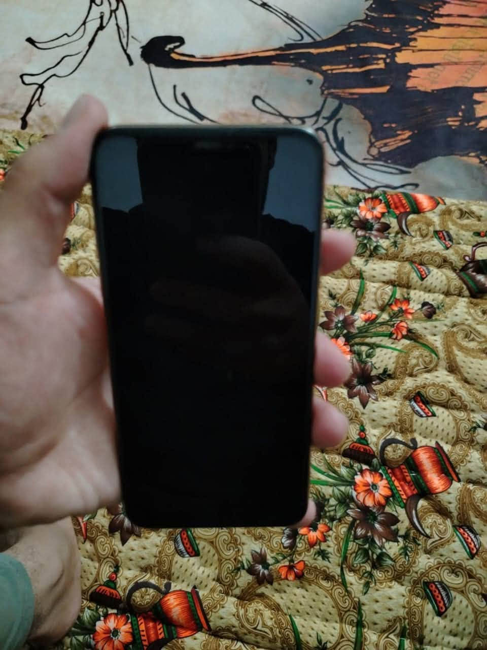 سلام عليكم
ايفون 11 برو ماكس
ذاكره 256
بطاريه 75 استخدام يوم كامل وماتخلص
جهاز كلش حلو وكلشي شغال فقط الفيس ايدي بسبب التحديث والصوره مبينه
الجهاز ابلادي كلشي مو مبدل بي فقط الظهر مبدل جهاز كلش حلوه صوته يخبل 
وياه شاحنته الاصليه
السعر 220 وبي مجال بسيط التواصل خاص او اتصل عل هاذا الرقم***********

