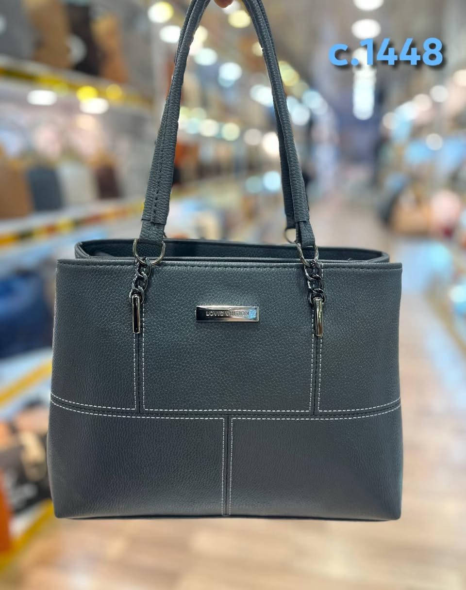 🆕️ New Venesia 🆕️ جديد فينيسيا 🆕️
👜 حقيبة نسائية حجم كبير  👜
💰 السعر 7,000 💰
الالوان متوفرة داخل الصور 👇
للحجز والاستفسار مراسلتنا على الواتسب 👇
📞***********☎️
📍العنوان : موصل / حي الرفاعي/مقابيل سايدين القسم
