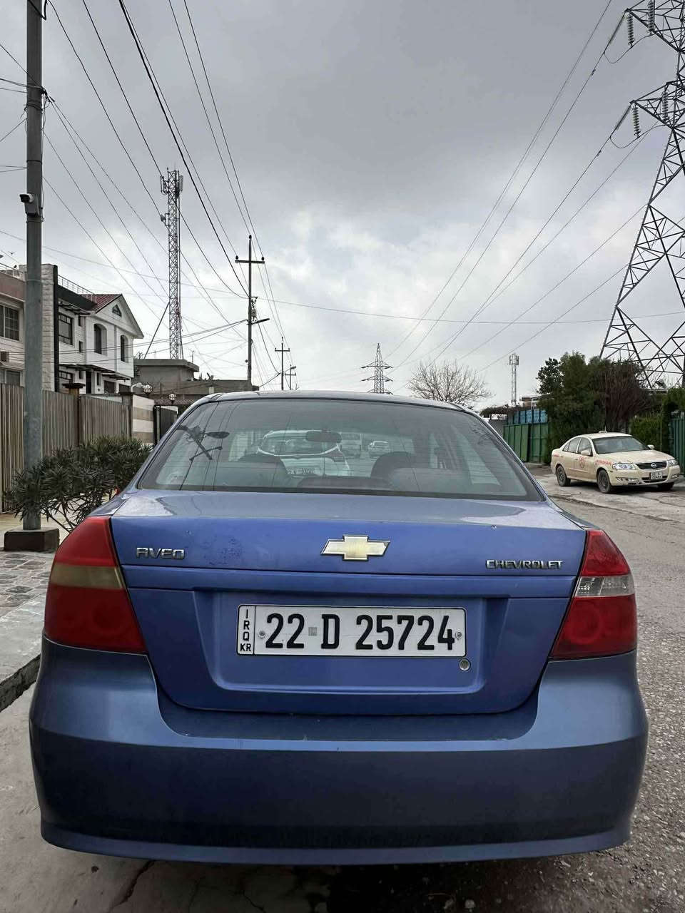 2009
٣ پارچە بێ ژۆرێ
چاملغ سایەقی ٢ دەرکەی سایەقی
مەکینە گەورە
گێر تۆمەتیک 
گێر و مەکینە بە شەڕت
پێش و پشت کەپس
بێ تەقەو رەقە

*********** أربيل, العراق
