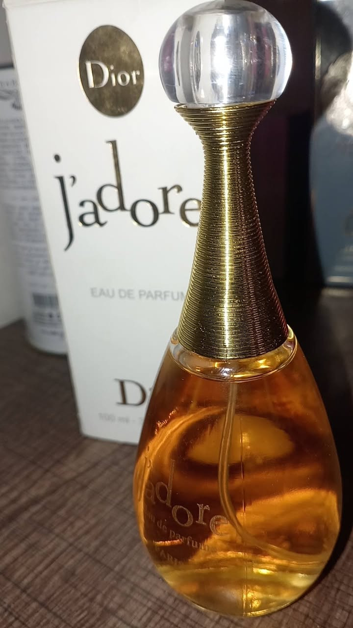 عطر ديور الأبيض نسائي
رائحة أنثوية زهريّة فاخرة، مناسبة لكل الأوقات،


**إذا كنت صاحب هذا الإعلان وتريد حذفه لأي سبب، رجاءا أرسل رسالة إلى الدعم الفني**