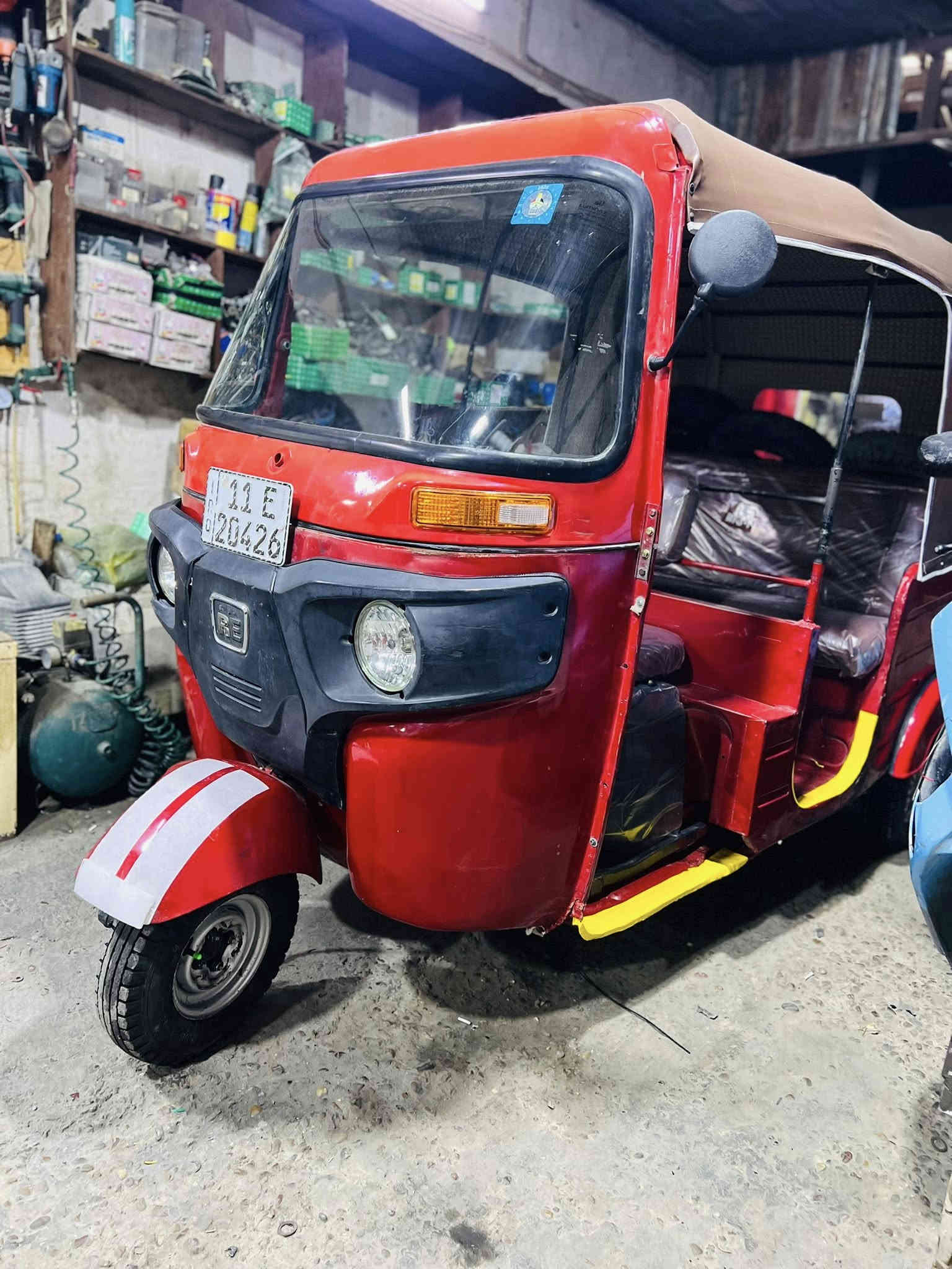 سلام عليكم تكتك موديل 2018 رقم  نكليزي بغداد تكتك خير من الله لتجي تكلي شبيها مابيها ابيعلك كوم حديد تجي تكلب وتقتنع هيه 18وبعد يمك لحساب بس اكفلك مكينه تنقيص وتبخير كشر شوفت عينك لا ضربه ولا محمل معجون مرشوشه رش بس بدون معجون سعرها 4/500وبيها مجال شي كلش قليل جماعت ال4 انشالله تلكون ليناسبكم مكان بغداد الدوره ***********
