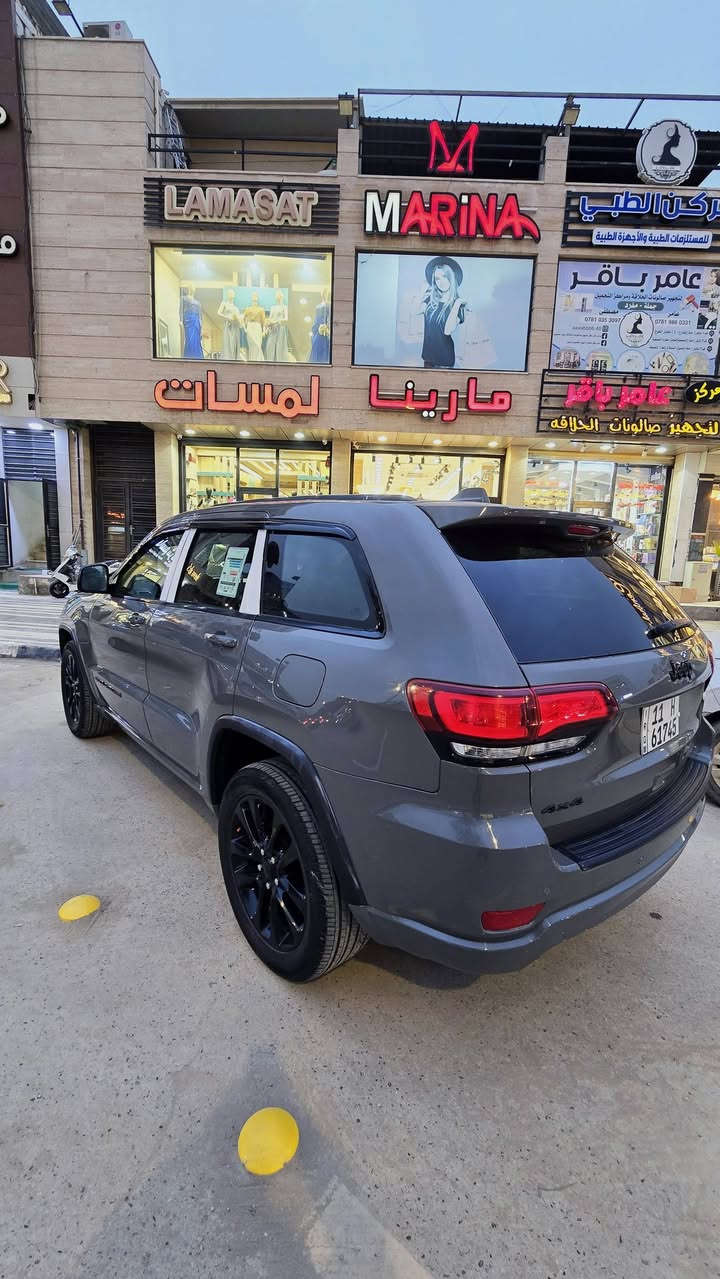 للبيع جيب موديل 2020 لون سمنتي مميز مكينه 3600 حره بلاديه  امريكي ضرر بنيد وتكمه جهه السايق انطخت شويه وصار بيها صبغ بالعراق رقم بغداد دولي باسمي ماشيه 55 مواصفات بلاك توب شاشه كبيرهه
جنطه كهرباء 
كشنات جلد وشامواه
توقف ذاتي /اطفاء ذاتي
نقطه عمياء/رادار
تشغيل عن بعد
 واتصل وتدلل مكاني بابل اي استفسار اتصال ***********
السعر 210
