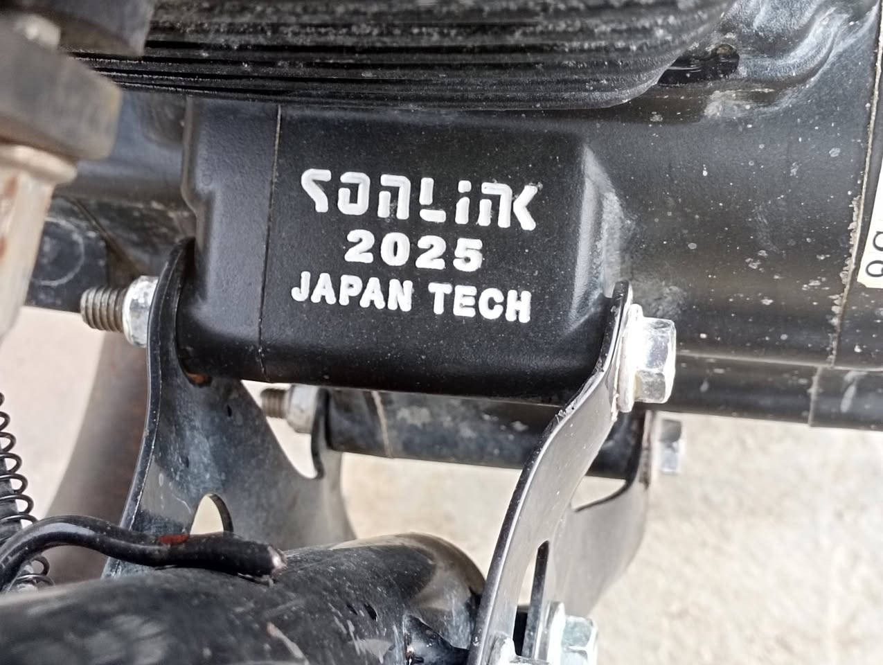 السلام عليكم 
دراجه سونللك الاصلي ..سيفان 
موديل 2025
                                                                            200 Cc
لون ماروني المميز 
كفاله عامه من كلشي
دراجه بلادي ممبدل بيه اي شي
نصبتها فول 
دراجه سكنرر  
........................
مكان بابل.محاويل قرب سيطره الآثار .قريه الفنديه 
للاستفسار فقط على الرقم خاص غير متواجد 
***********
. ..........................
السعر 820 وبيها مجال
