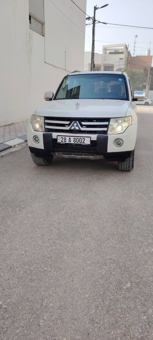 سلام عليكم باجيرو 2008 لون ابيض ثلجي سياره فول مواصفات رقم مميز تحويل مباشر السيارة هستونة محوليها يعني هزة جديدة موصفات السياره فتحه كشن جلد كراسي كهرباء تدفئه تبريد بالكشنات تبريد تلاث قطع تحكم ستيرن شاشه ايباد كاميرا دواره خمسه ويلكب منظومه زنون ثلاجة سبايدرات بلقماره يدات باب ستيل ترحيب بلبيان وبعد بيها هواي مواصفات كير ومكينه وضع شركه تدفئه تبريد وضع شركه حداديه جديده تخم تاير جديد كل نقص مابيها ملاحضه خشم الجاملغ الايمن شوية صبغ والجاملغ الايسر شويه بدون دواخل  بلعافية ع الي يخاذها السعر 112 مكان السيارة نجف للاستفسار الاتصال ع الرقم ***********
