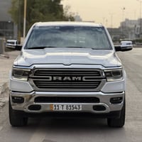 للبيع  دوج رام لارمي موديل 2022 رقم بغداد بأسمي مكينة 8 سلندر 5700 ايت...