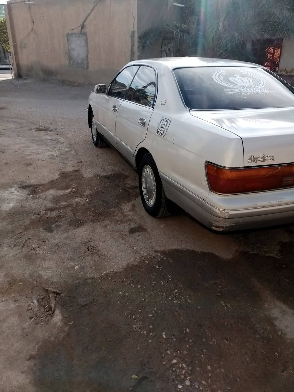 السلام عليكم ورحمه الله وبركاته سيارة بطه كراون لبيع سياره مكفوله من العيب الشرعي والنقل جثه سياره أصولي  جاهزه رقم دولي باسمي مكينه وكير كفاله تخم تاير باتري جديد حداده جديده دواخل نظيفه كهربائيات كلها شغاله السعر 57 وبيها مجال قليل حك الجيه العنوان القرنه بني منصور اي استفسار اتصل ع ***********
