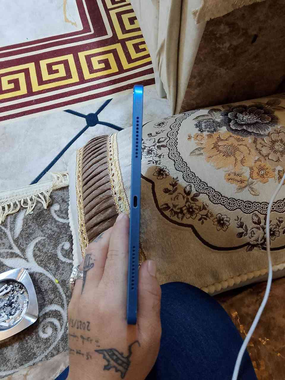 ايباد عشره ذاكيره 64بطاريه 89ايباد معراض بتلفون نضيف وكون يشتغل 120بوبجي ماكني برطله بس اجيك عل كوكجلي *********** ويه كفرات ثنين وفريز وكارتون
