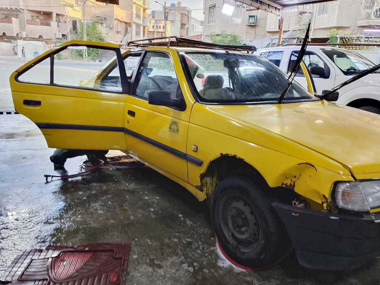 بيجو روا للبيع سياره كبال عينك مكينه جديده صدر جديد تكم تاير كهربائيات شغاله غرامه ماعليه هيئه ممسجله راعيه موصله للرقم وماعنده يدفع هيئه ابيع كوم حديد لا تجي ودكلي شبيه سنويته يم هيئه اتكفلك فقط بصمه ***********سعره (مليون )مكاني بغداد
