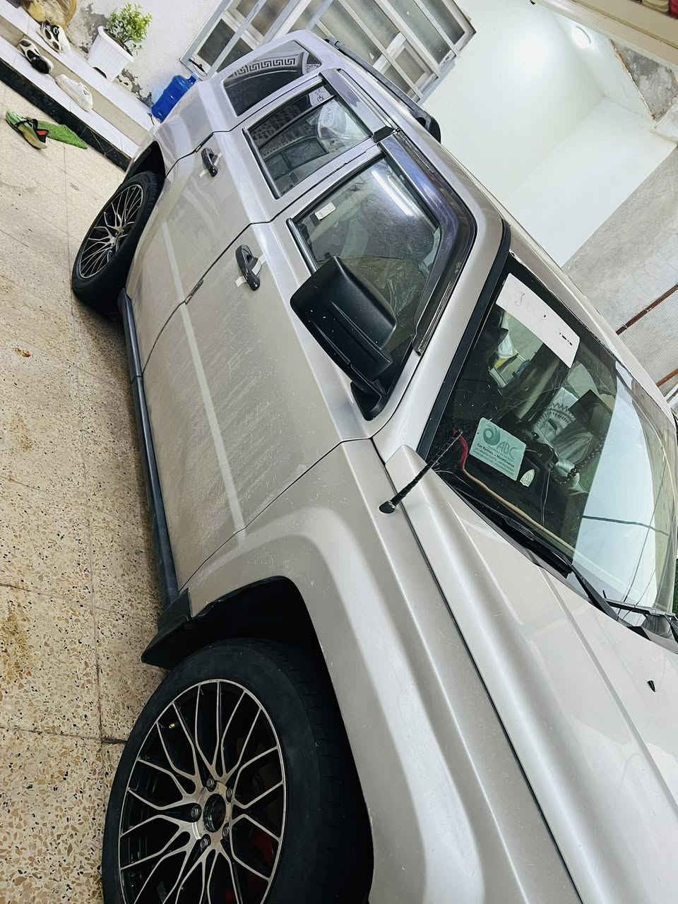 سلام عليكم 
جيب باتريو 2009  محرك 2400 
سنويه 2031 مداور ثاني يوم بأسمي رقم انكليزي قادسيه  مصبوغه  حزام بسبب الجراد السياره جاهزه نظيفه جداً گير محرك كفاله تخم تاير باترتي جديد سياره انظف بعد من الصور 
السعر 90 وبيها مجال 
عنوان ديوانيه مركز المدينه 
***********
