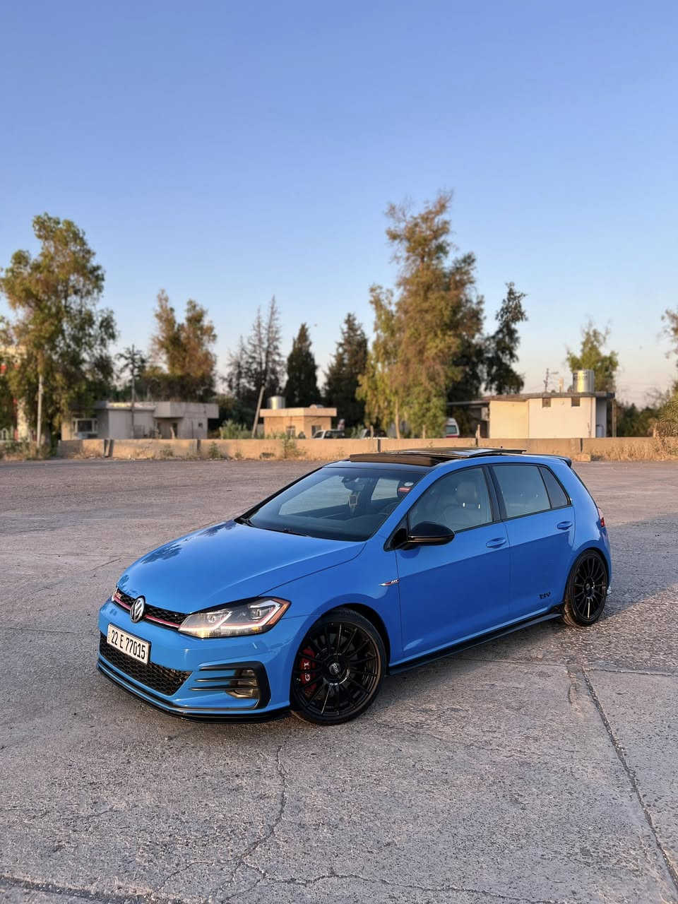 كولف gti 2021
قطعة مميزة
نضيف كلش 
جاملغ خلفي جهة السكن صبغ و صندوك مبدل بلادي بدون ارباك
بجم كبس و بدون اي نقص 
٤٧ الف ميل ماشي 
*********** 
مكان سيارة اربيل
سعر ١٧٥ و مجال بسيط
