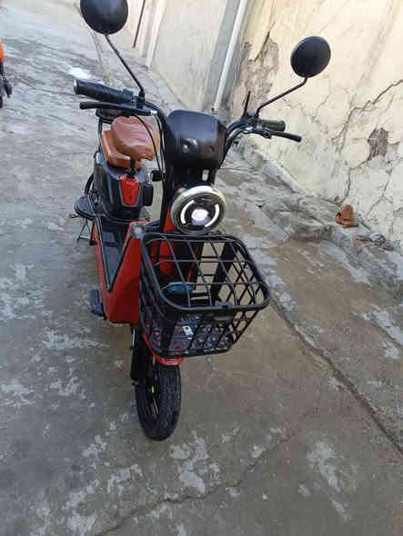 السعر ١٧٠ دراجه حجم 14 بصمه دراجه جاهزه كهربائيات كامله
أربع بطاريات شرط مع شاحنه دراجه نضيفه مثل ماموضح مراوس يرهم 

مو شراي لا يكسر *********** مكان كركوك
