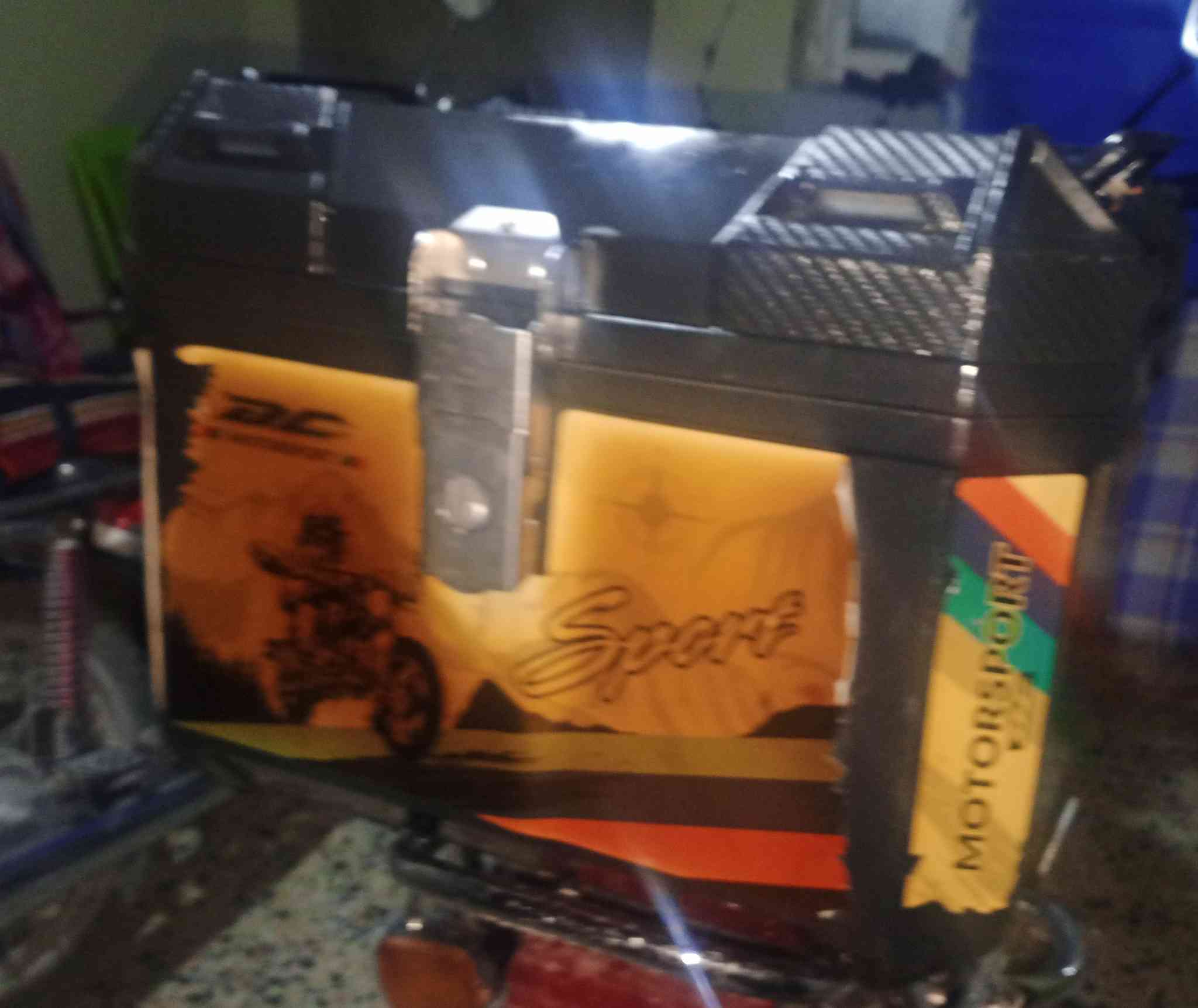 السلام عليكم
صندوق دراجه اخو الجديد للبيع 

سعر 20وبي مجال 

***********
