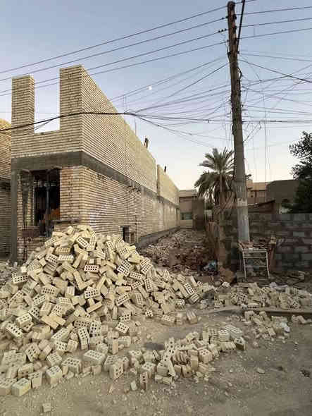 السلام عليكم 

#يعلن_مكتب_تبوك_للعقار

قطعة أرض للبيع مساحة 127م واجهة4.25م نزال 30م 

📍 الموقع : حي الجهاد _الأطباء _ثالث شارع من خدمي المطار 

منطقه هادئه جداً 

سعر المتر 2 مليون و 500 الف 

للأستفسار : *********** وسـام ☎️
