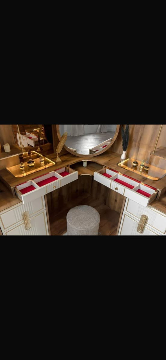 غرفة تركية ٨قطع للبيع استعمال قليل مع دوشك 
للبيع سعر مليونين وبيها مجال 
رقم الهاتف
***********
