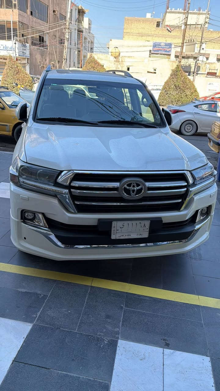 السلام عليكم
لاندكروز للبيع موديل 2019 مع رقم شبه مميز
ممشى 120الف تقريباً
Gxr كراند تورينك
السياره نضيفه عده الملاحضات الموضحه بالفديو الي هيه تكحيلات 
للاستفسار:***********
المكان بغداد
