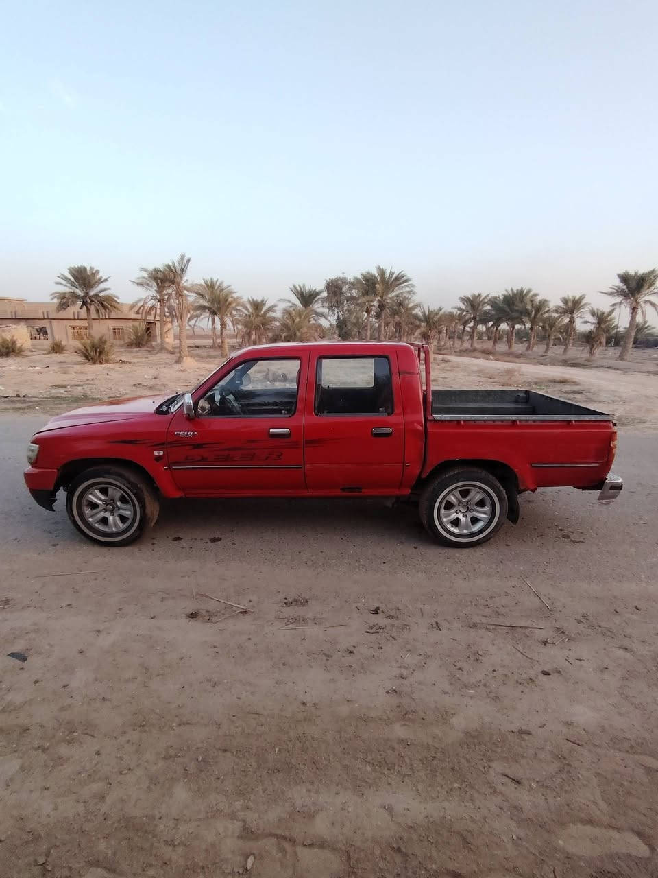 السلام عليكم دير ٢٠١١ سياره بلاديه وجاهزه من كلشي صدر أمامي خلفي جديد تخم تاير جديد تبريد ثلج السعر ٥٨ مكاني الكرمه ***********
