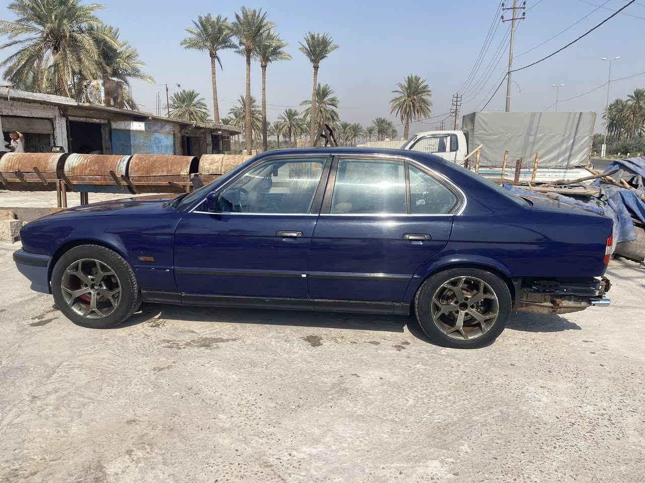 سلام عليكم مرخصت الادمن بي ام 520 بيه مكينه 25مفتوح وكير اوتو تبريد شغال سنويه ل29 رقم انكليزي تحويل مباشر بدون حادث مستعجل ع البيعه سعره ٣٥💲وبيه مجال بسيط اليوسفيه  مكاني بغداد *********** بيه واتساب
