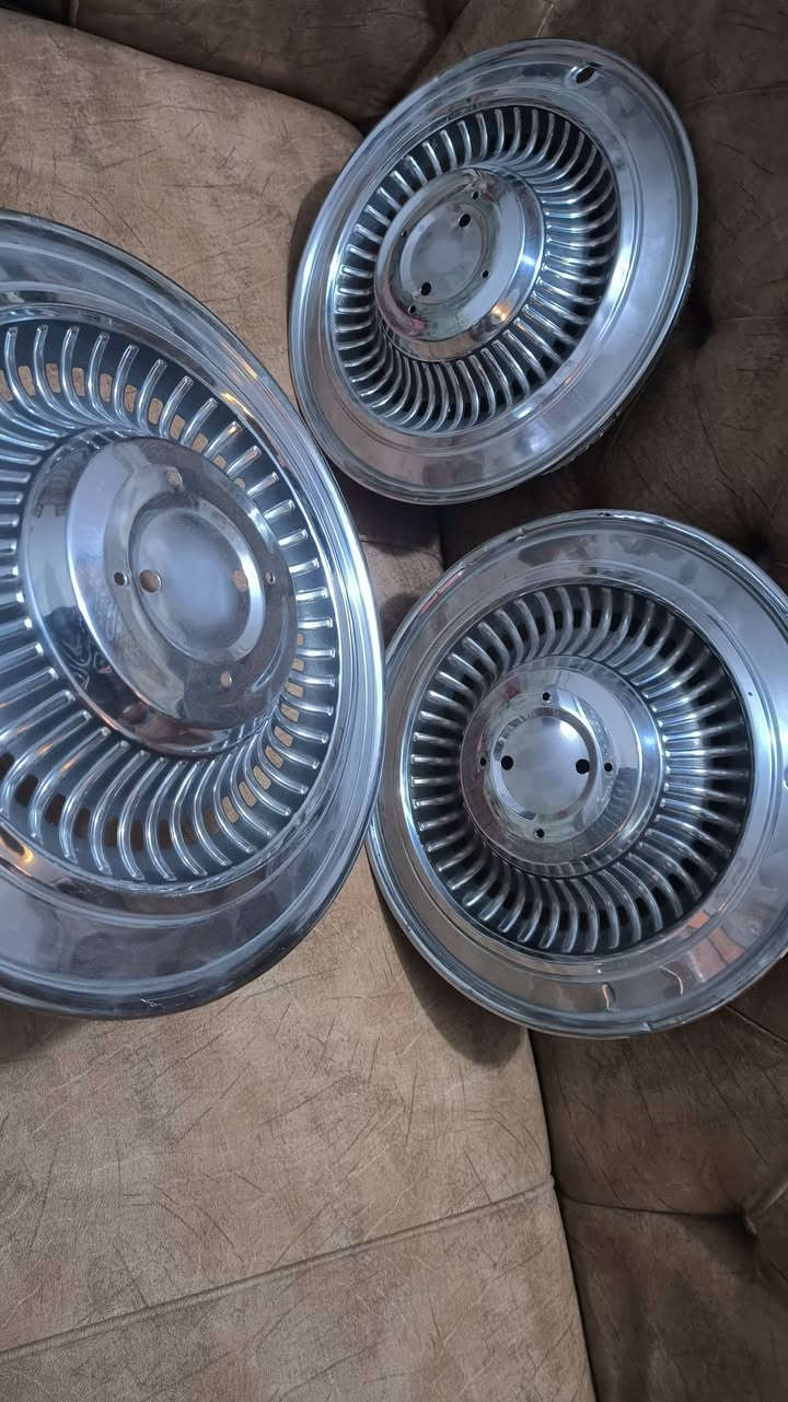 سلام عليكم كبات مني كوري للبيع نضافه 100/ 100جدد رقمي ***********
