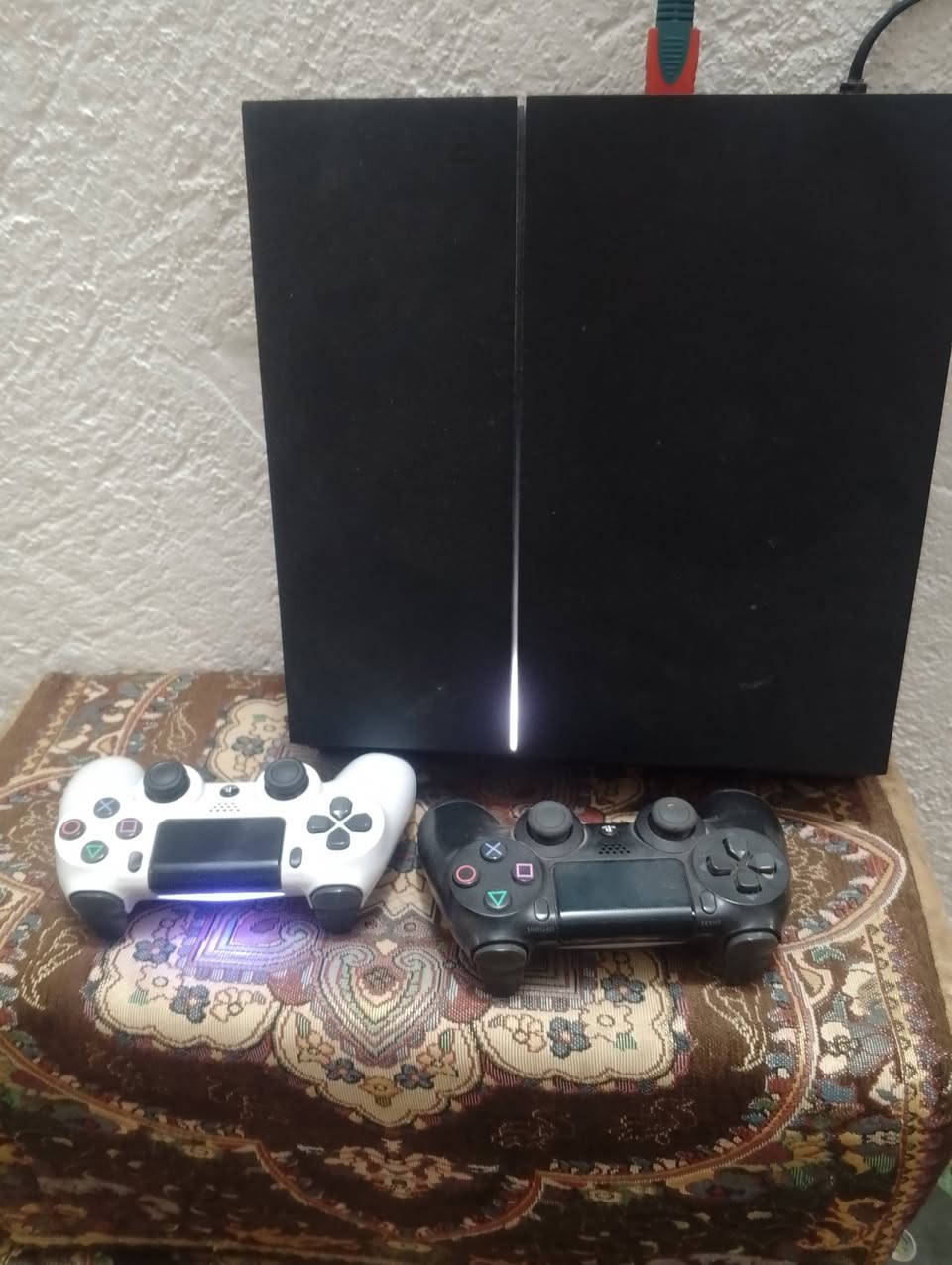 السلام عليكم بلي فور للبيع اون لاين بي حساب والعاب كما موضح بالصوره سعره 240 جهاز نضيف جدا مكاني كربلاء الاستفسار ***********
