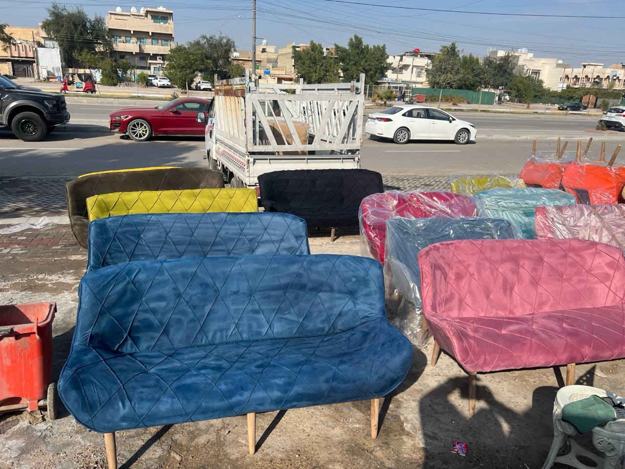 التخومة كراسي اصفر وبرتقالي واوف وايت بس 2
ولقنفات ازرق وردي ماروني اخضر اسود جوزي اصفر 
وينباع مفردات او كاملة حسب الطلب4 مقعد ثنائية وكراسي 2 ب 130 الف
5 مقعد ثلاثية وكراسي 2 ب 155 الف
7 مقعد ثنائية وثلاث


**إذا كنت صاحب هذا الإعلان وتريد حذفه لأي سبب، رجاءا أرسل رسالة إلى الدعم الفني**