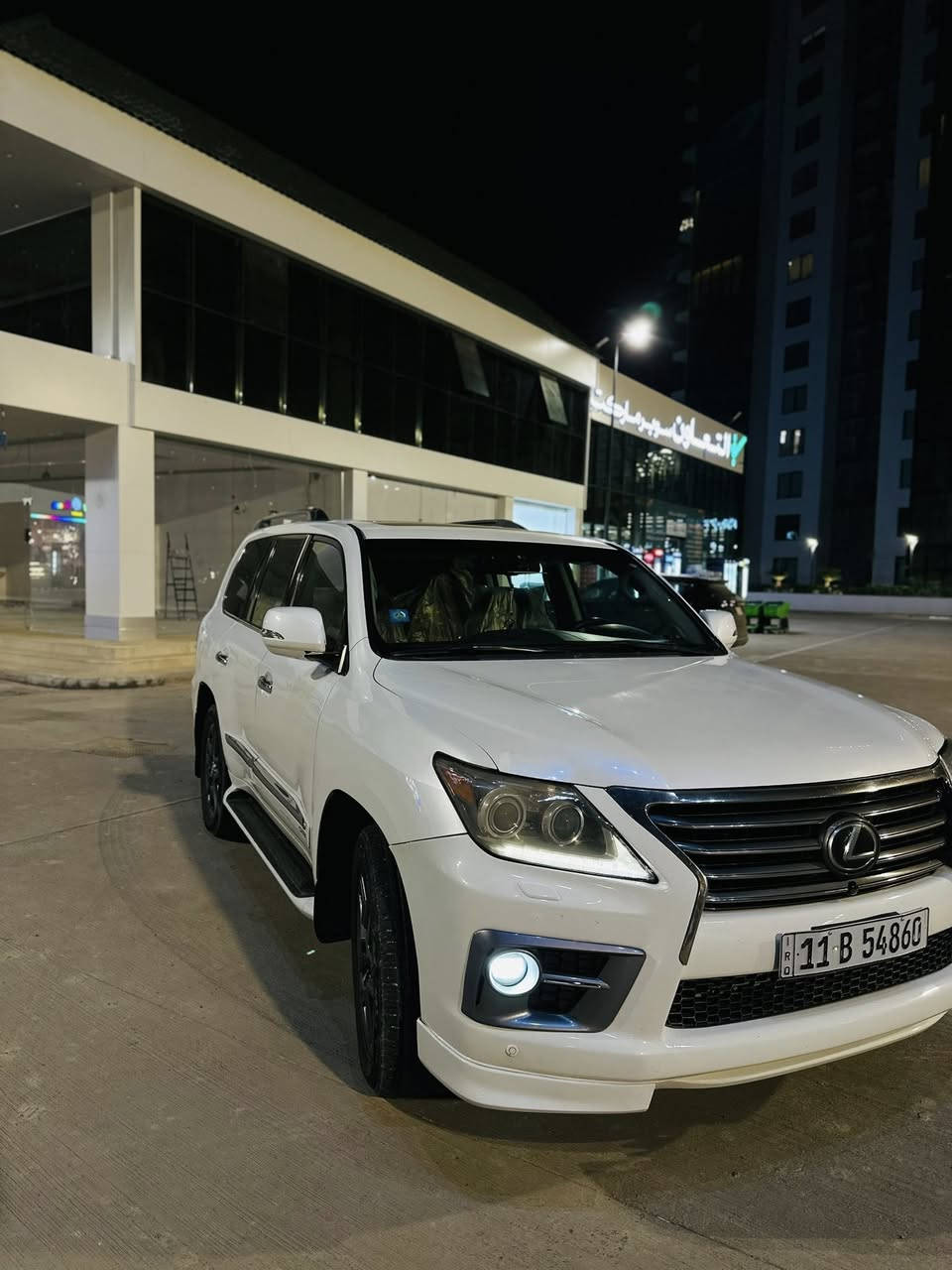 لكزز 2014 Lx 570 بريم
الموصفات 5.7 8سلندر السياره مناقصه كلشي
الون ابيض الجاملغ العكس السايق بي شويه بارد والباب بيهه شويه بارد فقط 
ماشيه 121
الكشنات قرميدي بريم
تشغيل بصمه  
بيبان بصمه ستيرن كهرباء 
جكات تصعد وتنزل       مانع انحدار 
كشنات كهرباء  
كشنات الاماميه تدفئه تبريد 
انظمه قياده sprot normal comfort 
حساسات اماميه خلفيه جانبيه 
3 كامرات 
صندوق كهرباء 
مرايه قلاب 
ثلاجه تبريد 
تخم تاير جديد 
شاشات اماميه والكشنات الخلفيه 
رقم بغداد انكليزي جديد باسمي سنويه جديده هزه جديده 
السعر365 وبيهه مجاال
الموقع بغداد العامريه 
رقم الهاتف ***********
