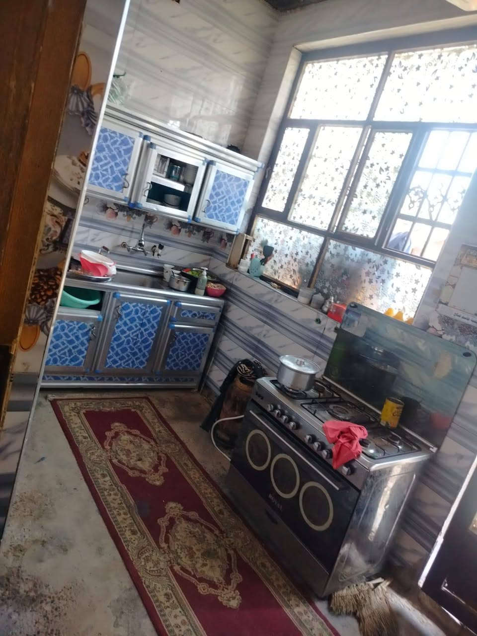 السلام عليكم بيت مساحة 100 م منطقة الطهمازية سند 25 السعر 35وبي مجال
***********
