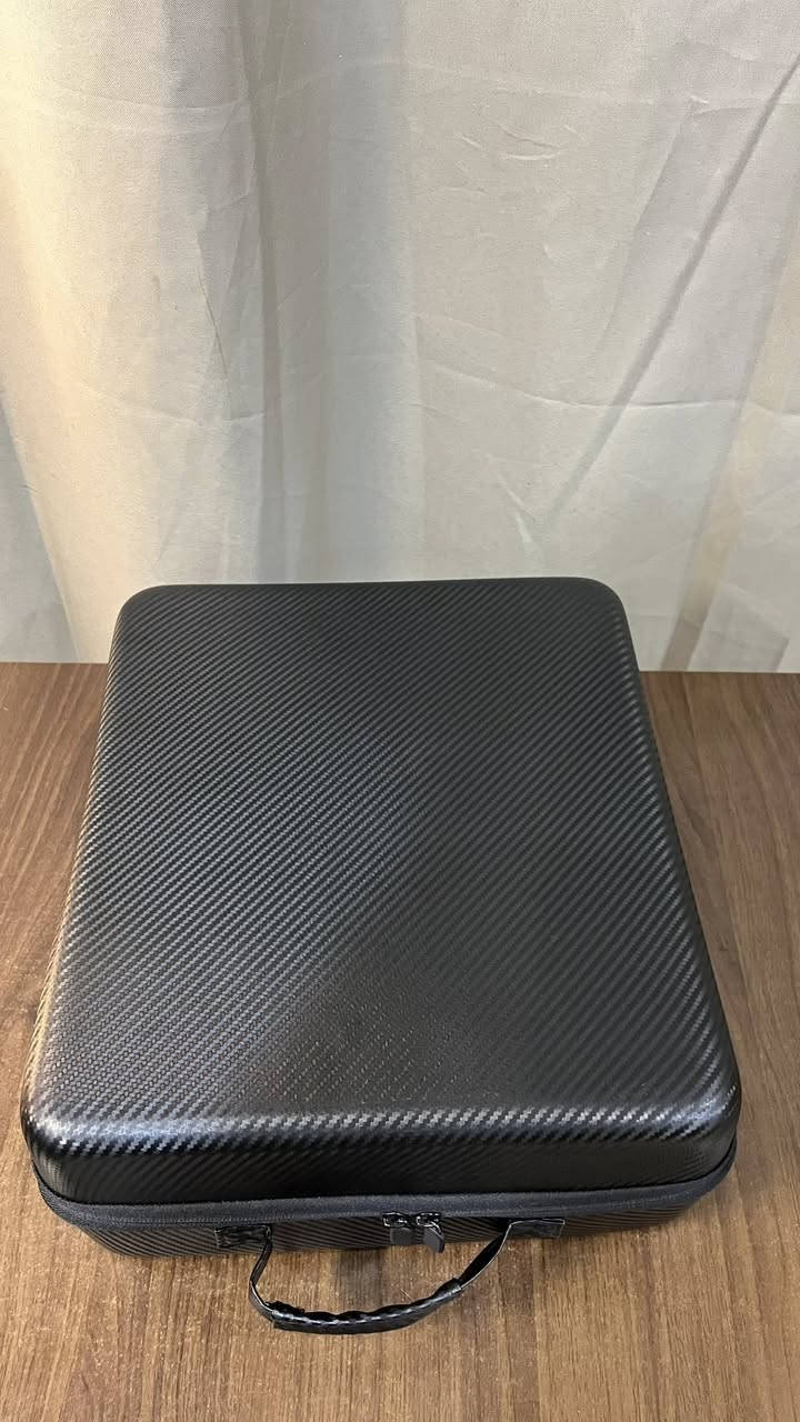 السلام عليكم
بكج v60 يحتوي على 12 قطعة 
جنطة بهذا الشكل


**إذا كنت صاحب هذا الإعلان وتريد حذفه لأي سبب، رجاءا أرسل رسالة إلى الدعم الفني**