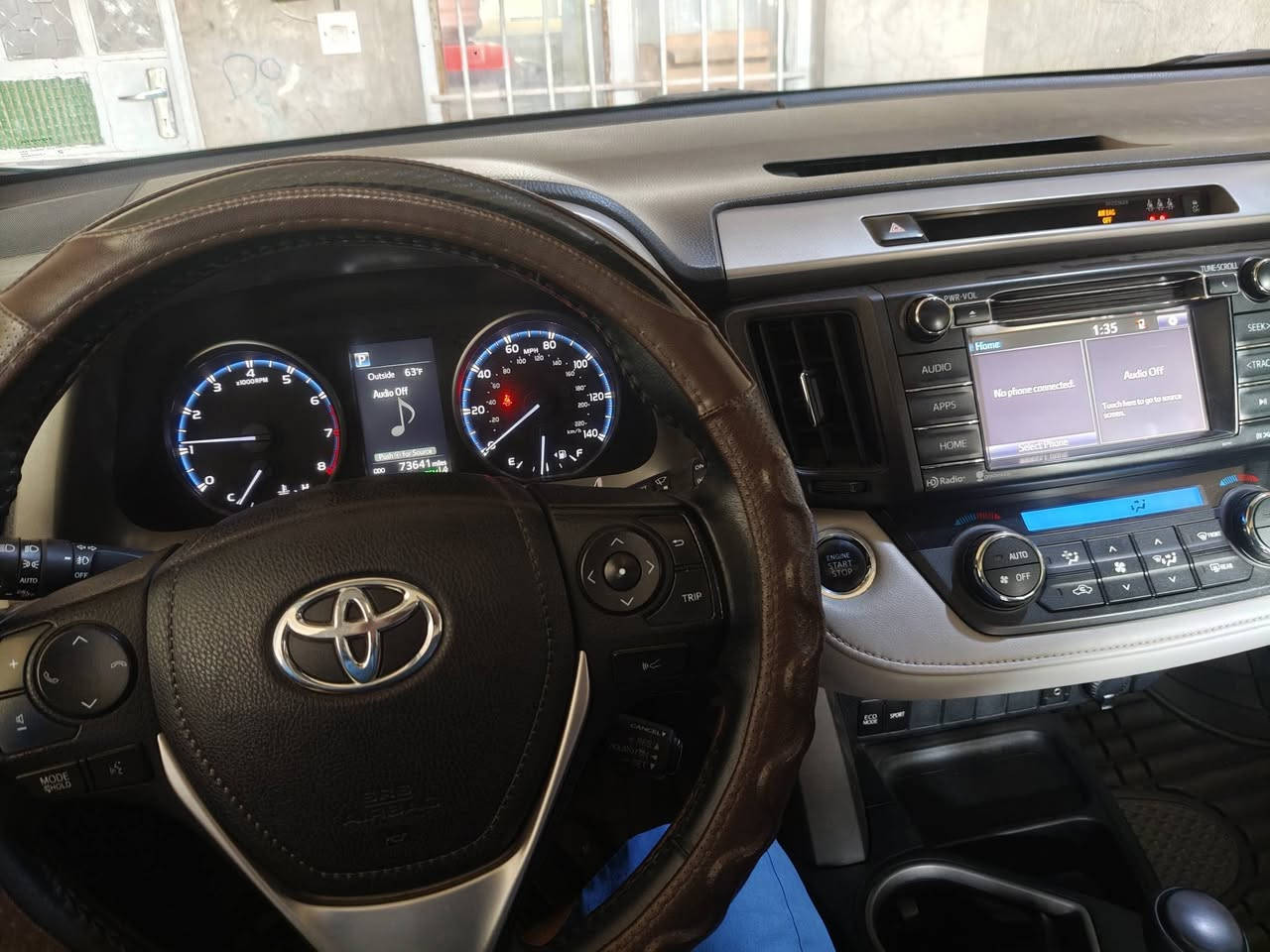 سلام عليكم للبيع فقط راف 4
موديل2018
فول مواصفات
كلشي موضح امامكم بالصور
السعر190 وبيه مجال
سيارة بسمي ***********
العنوان ديالى
