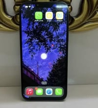 ايفون 13 برو ماكس لون زيتوني ذاكرة 256 بطارية 80 بلادي بس عندك شاشه ما...