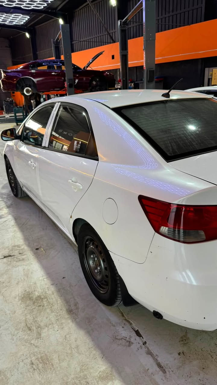 كيا سيراتو2012 (Kia Cerato)
السياره باسمي
بيها تبديل 3 قطع، وبيها بعض الطخات والتصليحات

السيارة مجهزة بمنظومة غاز متكاملة (تشتغل غاز وبنزين)

السعر 70$

ذي قار - الناصرية (المركز)

للتواصل والاستفسار: ***********
