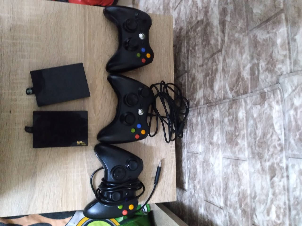 السلام عليكم اخوان XBOX360 الجهاز نظيف ومستعمل هو ملحقاته هاردين و3يدات والدركسون مستعمل اسبوع فقط يحتاج بطاريات السعر 175 الف وبالعافيه على الياخذه


**إذا كنت صاحب هذا الإعلان وتريد حذفه لأي سبب، رجاءا أرسل رسالة إلى الدعم الفني**