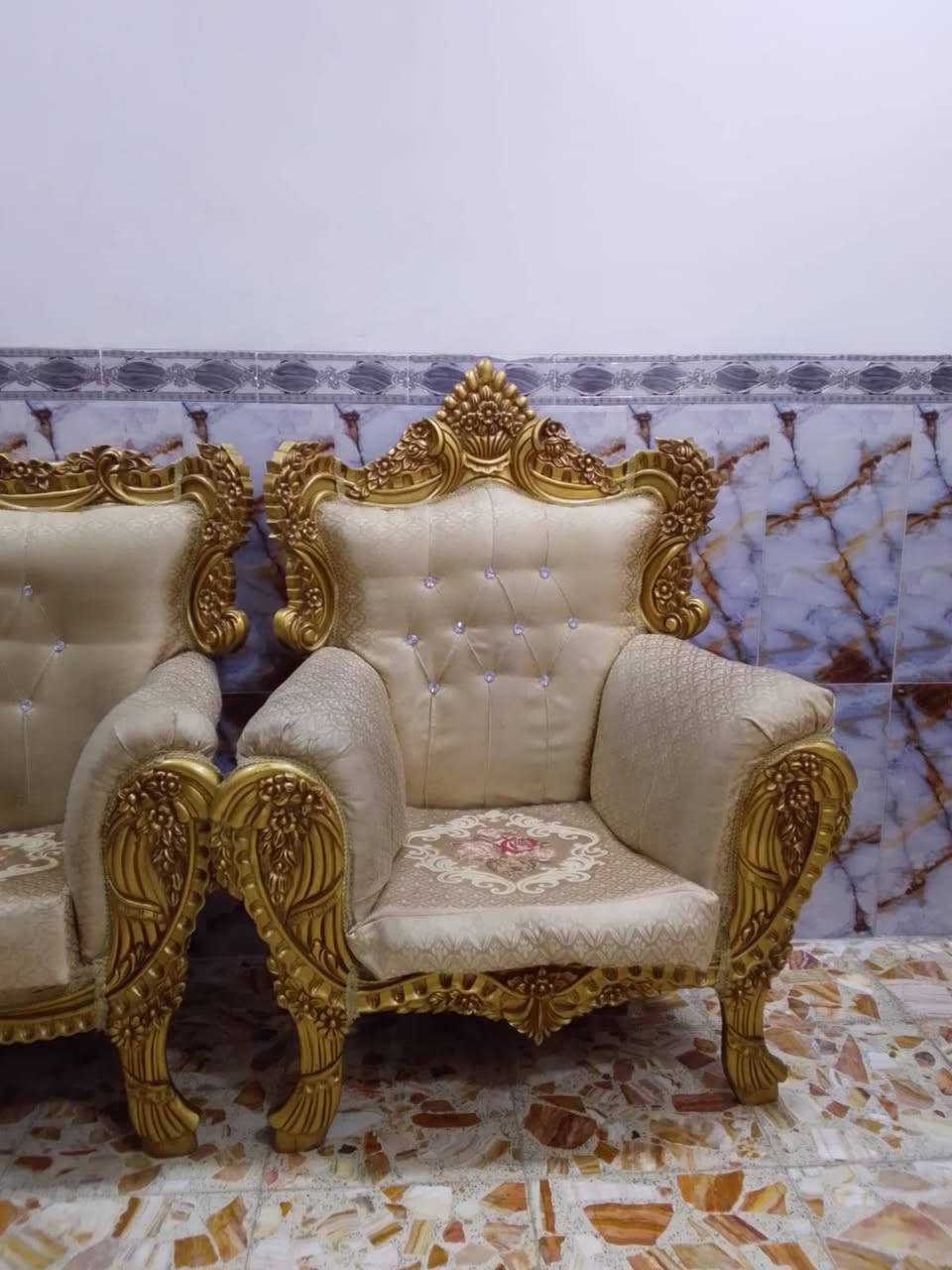تخم عشر مقاعد وتلاث طبلات السعر يجي خاص الشراي ***********واتساب
