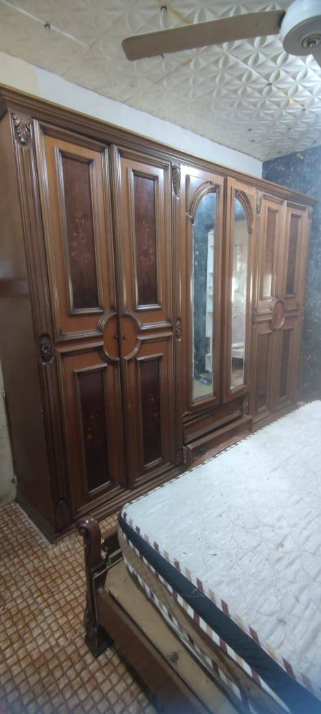 غرفه نوم للبيع العنوان البصره موفقيه الرقم***********
