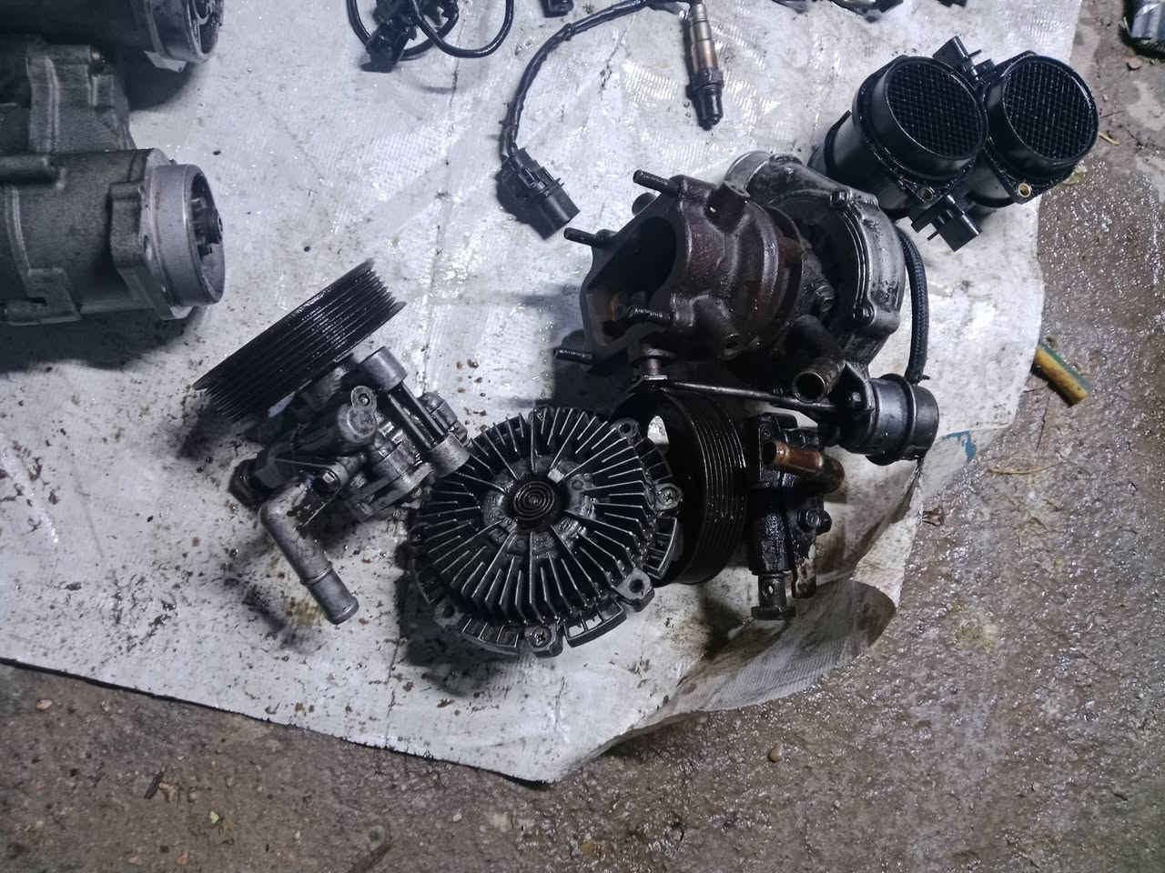 السلام عليكم اغراض للبيع 
***********
