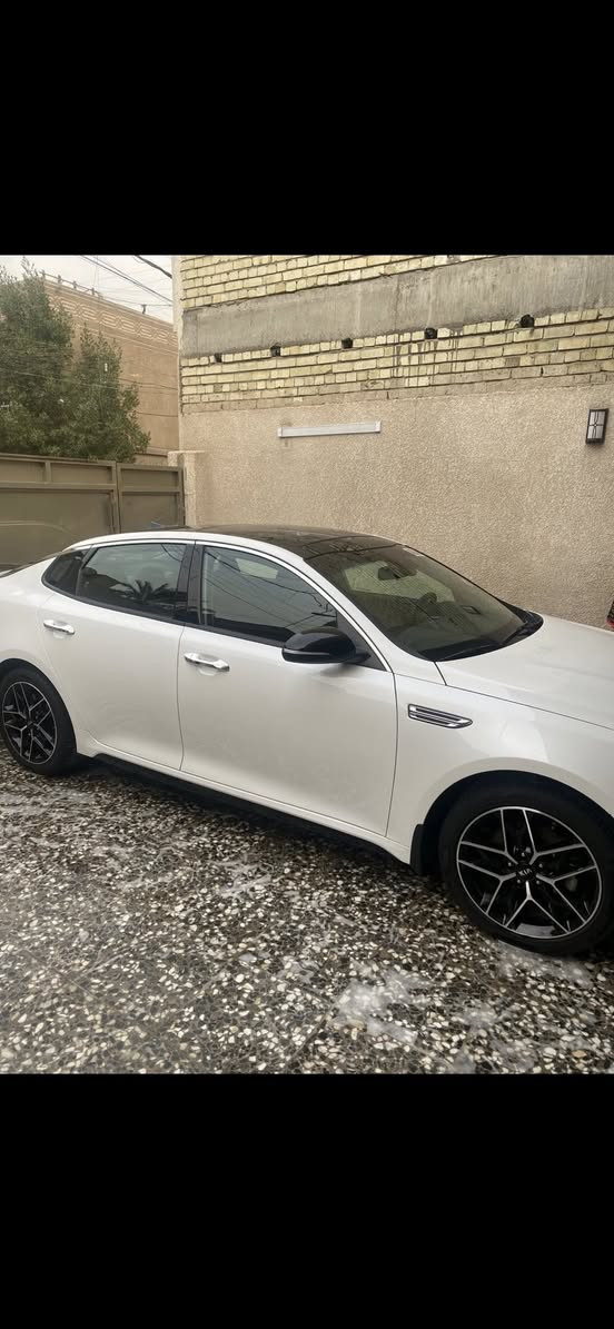 السلام عليكم اخوان للبيع اوبتما موديل 20 وارد امريكي كلين بدون حادث فقط دعامية اماميه كما موضح بالصور وصورها من امريكا موجوده بالمنشور رقم بغداد باسمي ماشية 68 الف اصل استخدام شخصي سيارة فول مواصفات 

🤍 مواصفات السيارة

1- بصمه
2- ويلكب حجم 18 كروم
3- لد امامي لد خلفي
4- دبل صالنه
5- اشاير بالمري + مراي شفط
6- بدات نيكل خارجية
7- تدفئة كشنات وتدفئه ستيرن وكشن السائق كهربائي
8- تحكم ستيرن جهتين
9- كامره خلفيه دواره
10- شاشه كبيره
11- كشنات جلد بلادي
12- كشن كهربائي
13- حساسات خلفيه
14- رادارات
15- تحديد مسار
16- قياده ذاتيه
17- مثبت سرعه
18- ثلاثه انظمه قياده (عادي + سبورت + رياضي)
19- مكينه 2400 جي دي اي مكينه وكير كفاله 

للاستفسار ***********
