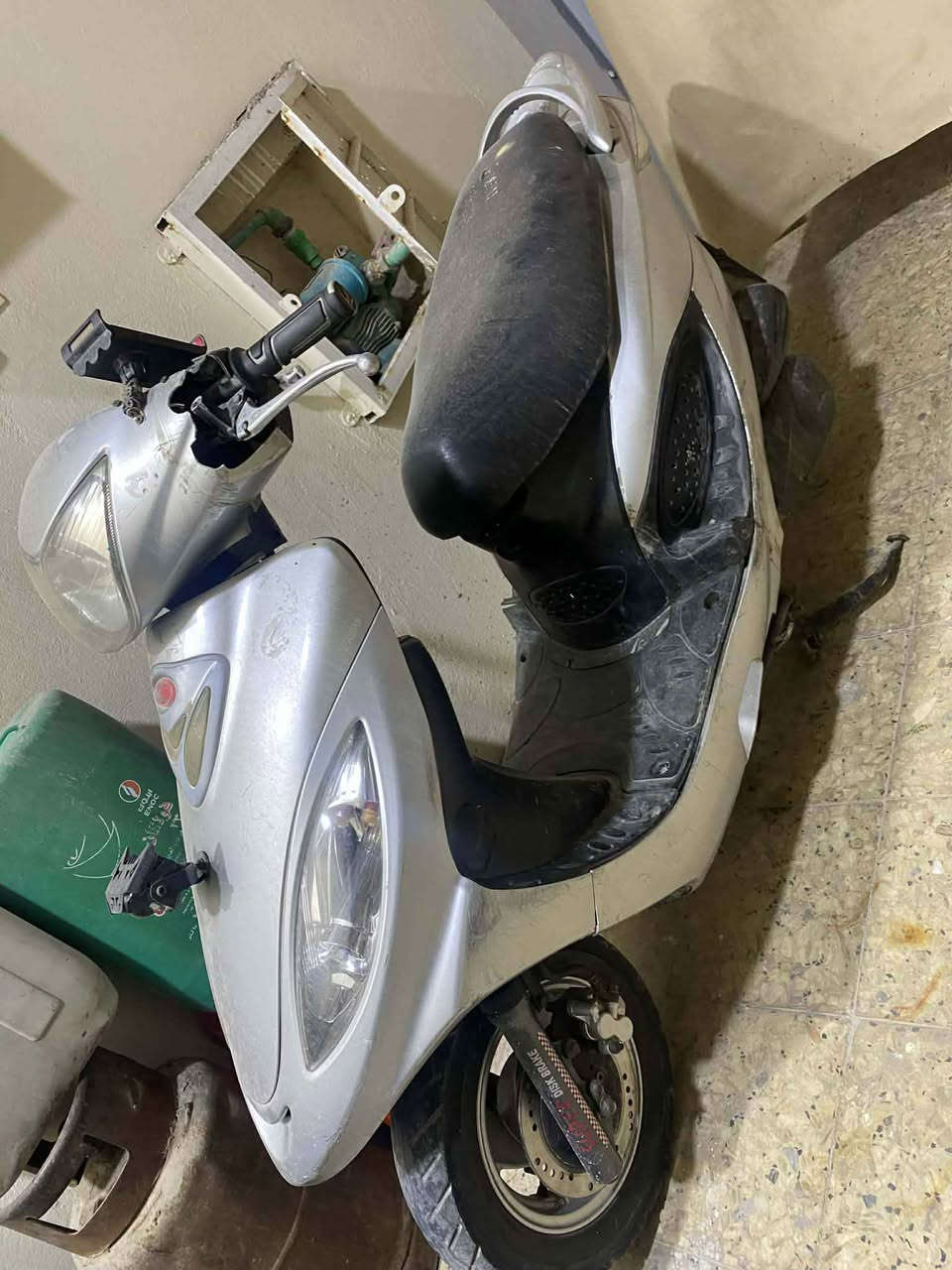 دراجه كامكوا V2
دراجه نضيفه وحلوه تشتغل سلف هندر كهربائيات شغاله 
مبدل بيها فقط بستم ورنك بوشه نفسها راجعه اصليه 
سعر 375 
مجالها بسيط النجف, العراق


**إذا كنت صاحب هذا الإعلان وتريد حذفه لأي سبب، رجاءا أرسل رسالة إلى الدعم الفني**