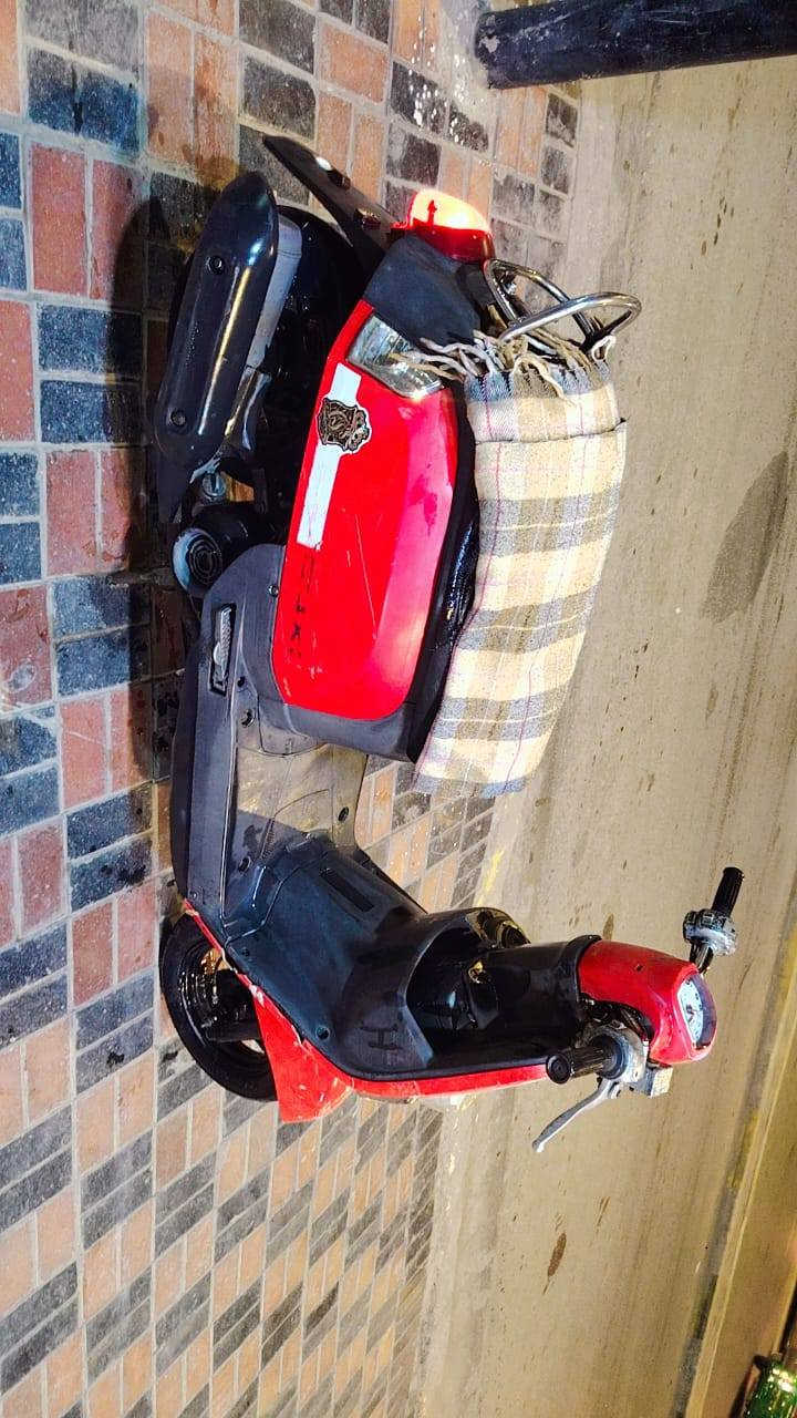 سلام عليكم بوليس كابرته البيع قبل شهرين طلعه من معرض مكفوله برغي مامفتوح بيه المكان طوريج الرقم *********** السعر 800 وبيه مجال الشراي
