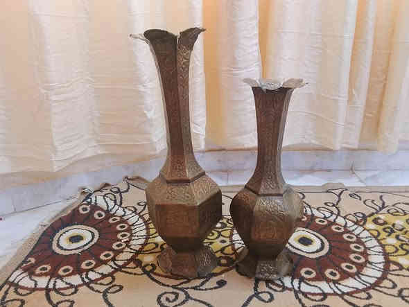 راديو عدد 2 والنحاسيات واحد شغال والثاني يحتاج تصليح قيم وأخذ ***********
