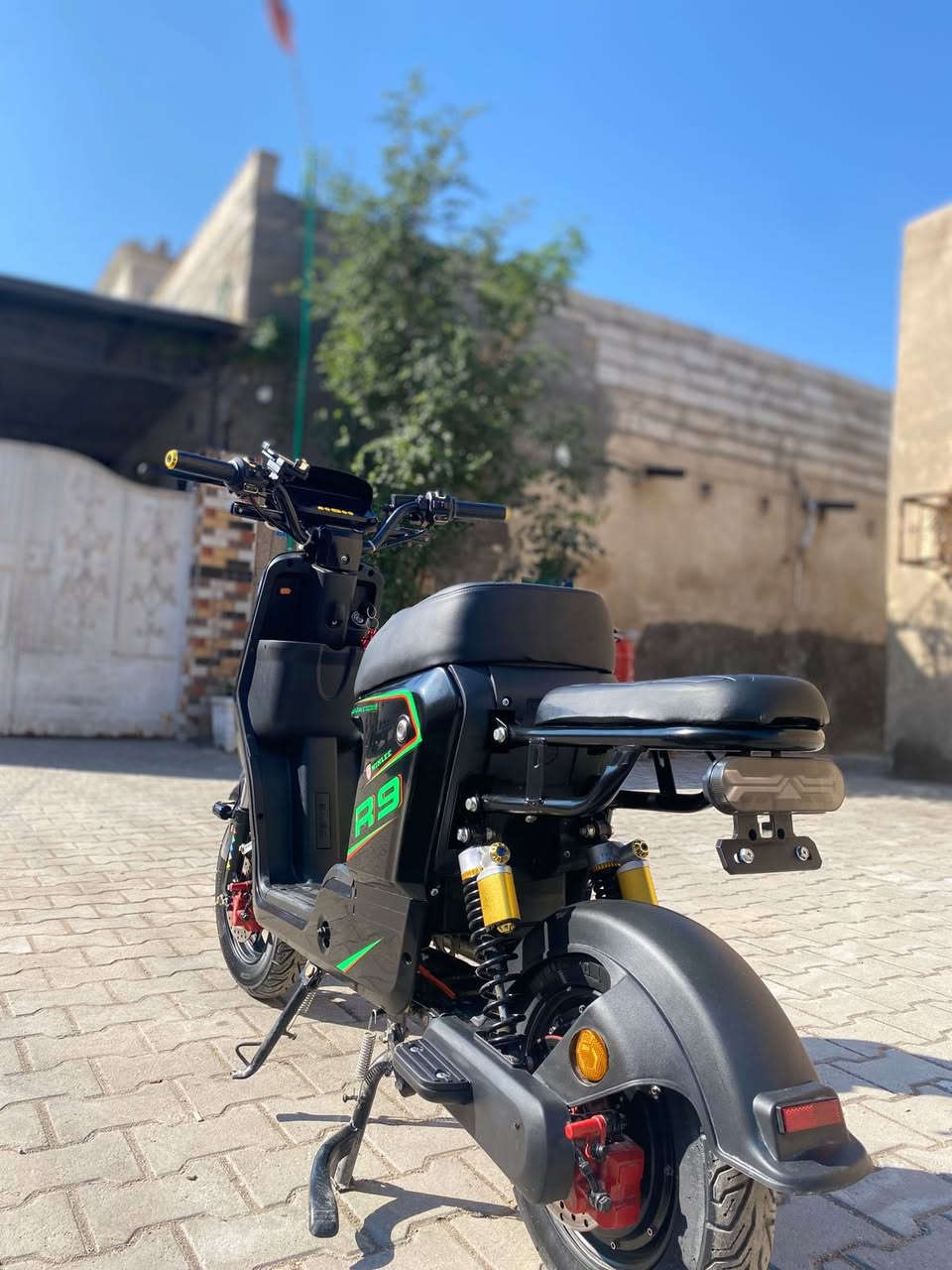 دراجه شحن .R9

مديل: 2026 

مكفوله كفاله عامه من كلشي  اي خلل مابيها بعدهي بوضع لشركه قبل شهر ماخذها 

ملحقات ⬇️
بصمتين + سوجين  + كارت + تچايه + كافت + بايدر 

كلشي شغال بيها اشاير يمنه يسره كلوب ناصي عالي بك دبلات سماعه بلوتوث شاشه جاهزه مجهزه بس تاخذها وتنطلق🚴

المكان :بصره /هارثه /دور معمل ورق

 سعر ٤٥٠ الف وبيها مجال للطيبين 🤍


**إذا كنت صاحب هذا الإعلان وتريد حذفه لأي سبب، رجاءا أرسل رسالة إلى الدعم الفني**